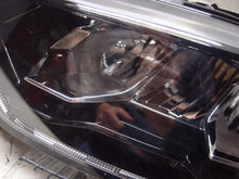 Laden Sie das Bild in den Galerie-Viewer, Frontscheinwerfer Peugeot 208 9833036380 Links Scheinwerfer Headlight