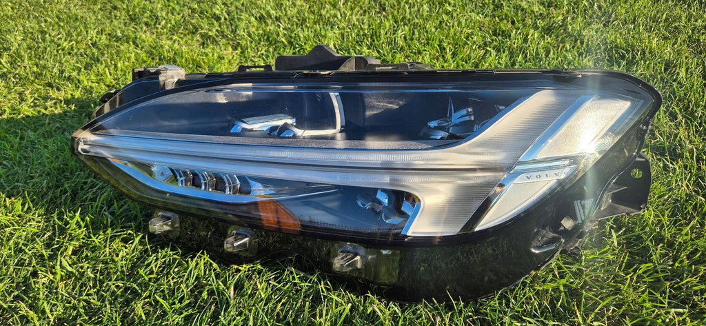Frontscheinwerfer Volvo S90 II V90 32404739 LED Ein Stück (Rechts oder Links) SCH8858242404ew