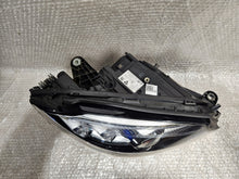 Laden Sie das Bild in den Galerie-Viewer, Frontscheinwerfer Mercedes-Benz W205 A205 A2059068605 Rechts Headlight SCH6304697720li