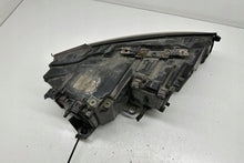Laden Sie das Bild in den Galerie-Viewer, Frontscheinwerfer Audi 15811700 Links Scheinwerfer Headlight