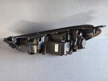 Load image into Gallery viewer, Frontscheinwerfer Hyundai Tucson 92102-D7700 LED Rechts Scheinwerfer Headlight SCH4696956362ck