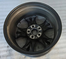 Load image into Gallery viewer, 1x Alufelge 17 Zoll 7.0" 5x114.3 39ET Glanz Graphit PZ49MX0670 Mg Rav 4 I FEL1089126972xv