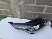 Load image into Gallery viewer, Frontscheinwerfer Kia Ceed Full LED Ein Satz Scheinwerfer Headlight SCH2066835228ei