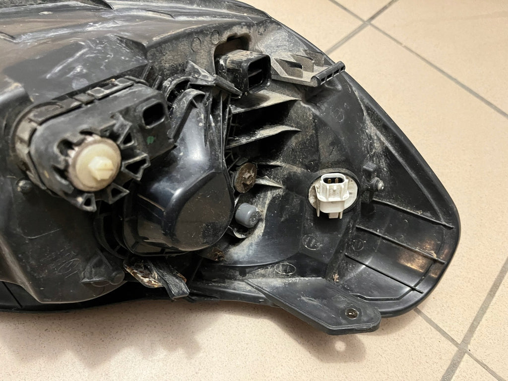 Frontscheinwerfer Hyundai Accent 92101-1E0000 Links Scheinwerfer Headlight