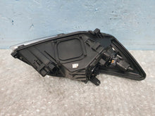 Load image into Gallery viewer, Frontscheinwerfer Ford Focus 8M5113W030AE Links Scheinwerfer Headlight SCH4829340089vq