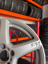 Load image into Gallery viewer, 1x Alufelge 17 Zoll 7.5&quot; 5x112 47ET Silber Mercedes-Benz Rim Wheel