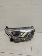 Laden Sie das Bild in den Galerie-Viewer, Frontscheinwerfer Toyota 4 IV Rechts Scheinwerfer Headlight SCH3201935402sy