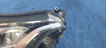 Laden Sie das Bild in den Galerie-Viewer, Frontscheinwerfer Toyota RAV4119 Rechts Scheinwerfer Headlight SCH1584306731wz