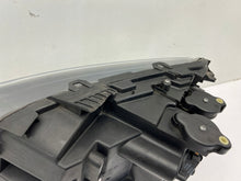 Load image into Gallery viewer, Frontscheinwerfer VW Amarok 2H1941018A Xenon Rechts Scheinwerfer Headlight SCH5529016951tc