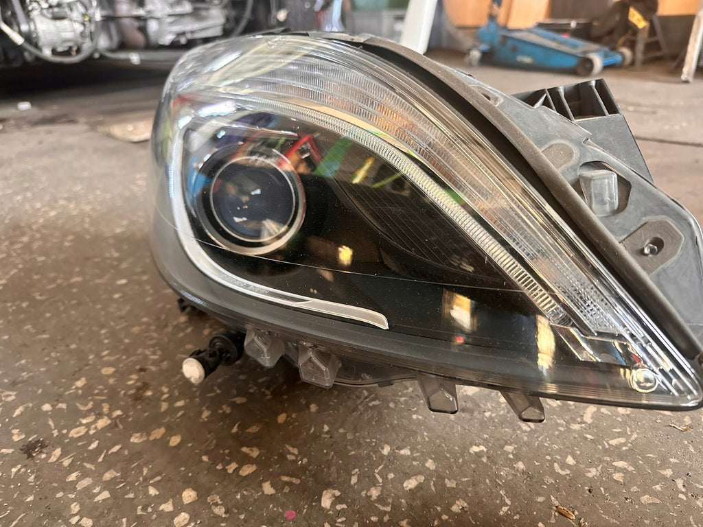Frontscheinwerfer Mercedes-Benz W246 A2468207261 Rechts Scheinwerfer Headlight SCH7936728324la