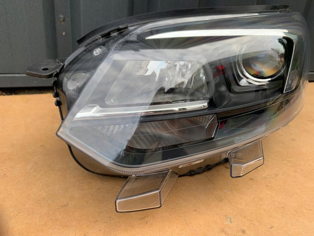 Frontscheinwerfer Opel Zafira Vivaro 9832837680-00 Xenon Links Headlight