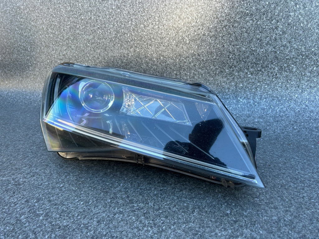 Frontscheinwerfer Skoda Superb III 3V1941016A Xenon Rechts Headlight