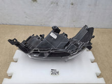 Laden Sie das Bild in den Galerie-Viewer, Frontscheinwerfer Toyota Hilux VIII 1EJ-923364 Rechts Scheinwerfer Headlight SCH6072047314cj