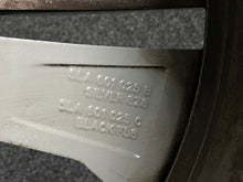 Laden Sie das Bild in den Galerie-Viewer, 1x Alufelge 19 Zoll 8.0&quot; 5x112 45ET Glanz Silber 5LA601025B Skoda Enyaq