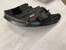 Laden Sie das Bild in den Galerie-Viewer, Frontscheinwerfer Hyundai Ix35 FALSE Scheinwerfer Headlight SCH8372964409ft