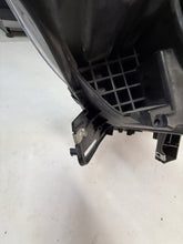 Laden Sie das Bild in den Galerie-Viewer, Frontscheinwerfer Opel Zafira C 13399860 Xenon Ein Stück (Rechts oder Links)