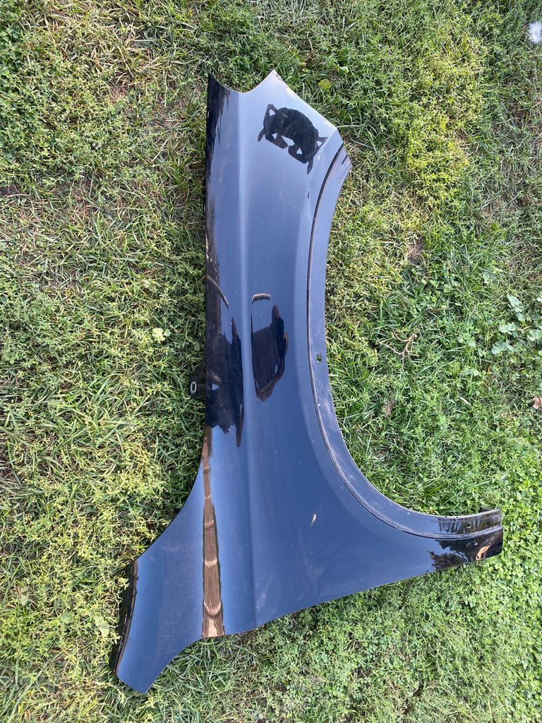 Kotflügel Mercedes-Benz Gla Amg A1568810214 Vorne Rechts Zum Streichen