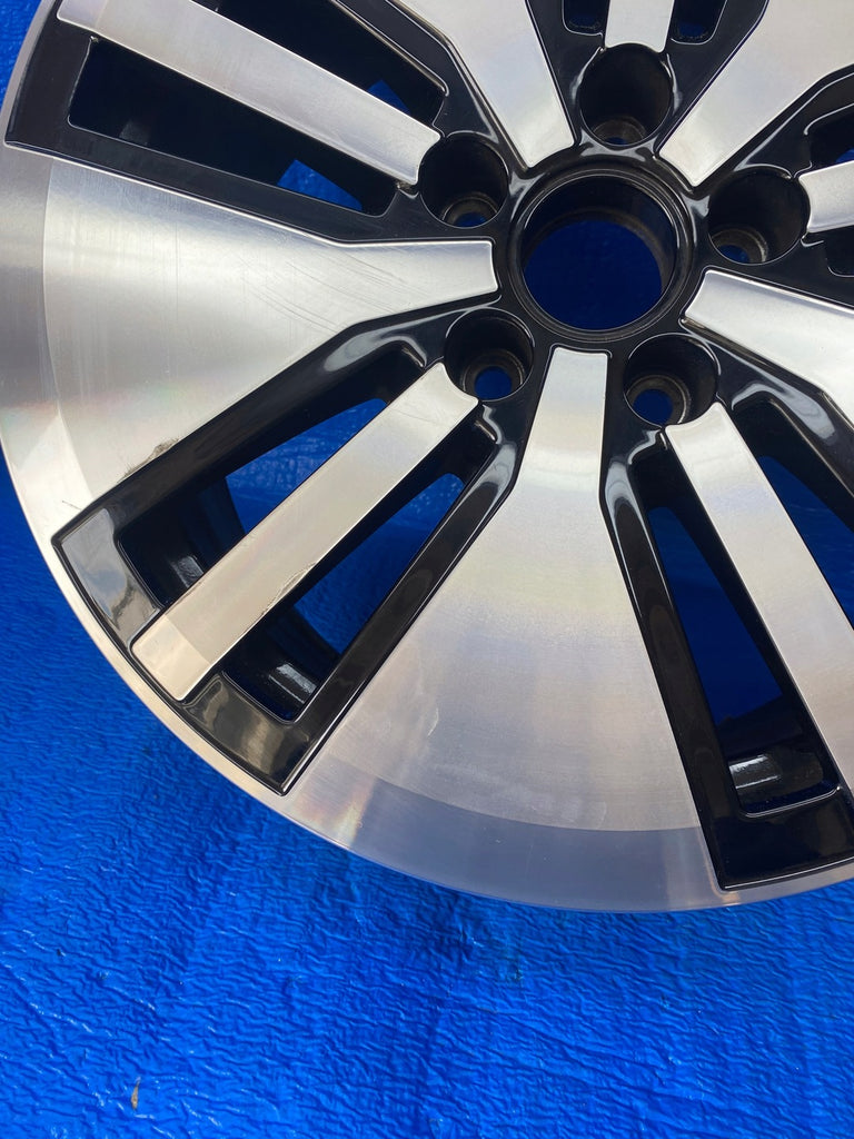 1x Alufelge 17 Zoll 7.0" 5x112 40ET Glanz Silber 3G0601025 VW Passat B8