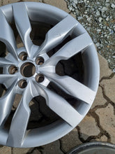 Load image into Gallery viewer, 1x Alufelge 19 Zoll 9.0&quot; 5x112 52ET Glanz Silber 4F0601025 Audi A6 Rim Wheel