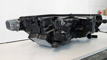 Laden Sie das Bild in den Galerie-Viewer, Frontscheinwerfer Skoda Octavia I 5E4941015B Ein Stück (Rechts oder Links) SCH5013855394vr