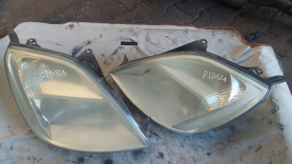 Frontscheinwerfer Ford Fiesta 2S6X-13W029-AH 2S6X-13W030-AH Rechts oder Links