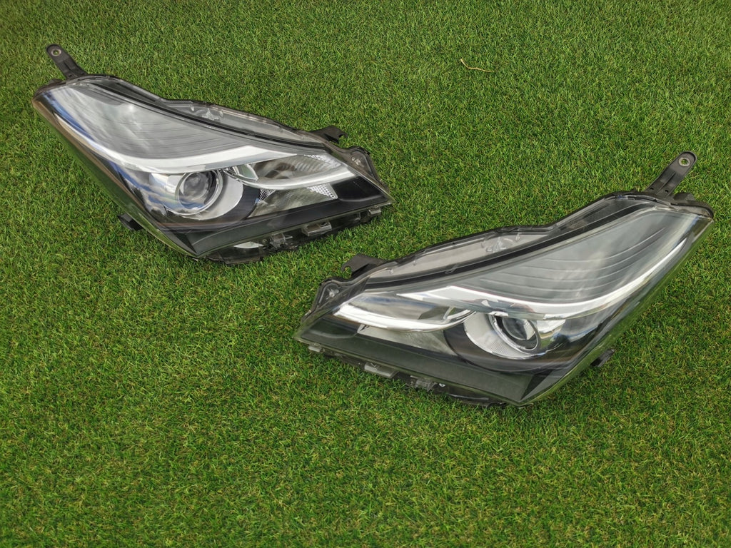 Frontscheinwerfer Toyota Yaris Ein Stück (Rechts oder Links) Headlight SCH8172574773ky