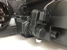 Laden Sie das Bild in den Galerie-Viewer, Frontscheinwerfer Citroën Ds3 9820840880 Ein Stück (Rechts oder Links) Headlight