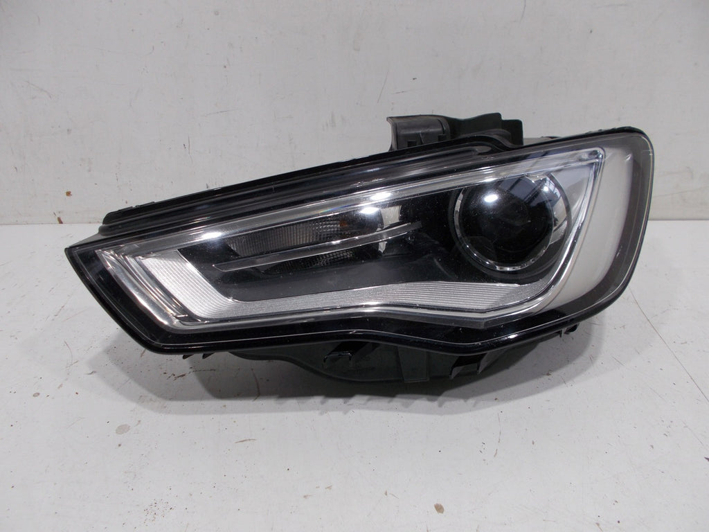 Frontscheinwerfer Audi A3 8V0941005 1EL010740-21 Xenon Links Headlight