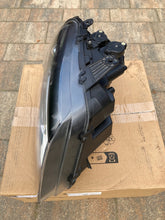 Load image into Gallery viewer, Frontscheinwerfer VW Amarok 2H1941016AF 2H1941018A LED Rechts Headlight SCH3285111630an