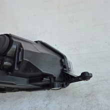 Load image into Gallery viewer, Frontscheinwerfer Skoda Rapid Bi-Xenon Ein Stück (Rechts oder Links) Headlight SCH7235928344zn