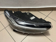 Laden Sie das Bild in den Galerie-Viewer, Frontscheinwerfer Volvo Xc40 31655990 LED Rechts Scheinwerfer Headlight SCH7676464958ht
