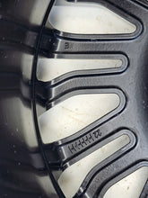 Laden Sie das Bild in den Galerie-Viewer, 1x Alufelge 17 Zoll 7.5&quot; 5x108 55ET Glanz Graphit JM2C1007A1 Ford Focus IV Mg