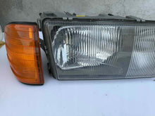 Laden Sie das Bild in den Galerie-Viewer, Frontscheinwerfer Mercedes-Benz W126 1268203261 Rechts Scheinwerfer Headlight SCH7083495516sl