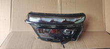 Laden Sie das Bild in den Galerie-Viewer, Frontscheinwerfer Skoda Kamiq 657941015B 658941015B LED Links Headlight SCH6463720318zx