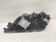 Laden Sie das Bild in den Galerie-Viewer, Frontscheinwerfer Skoda Octavia III 5E1941016F Rechts Scheinwerfer Headlight SCH6061527649te