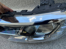 Laden Sie das Bild in den Galerie-Viewer, Frontscheinwerfer Dacia Sandero II 260605665R Links Scheinwerfer Headlight SCH5575196577fn