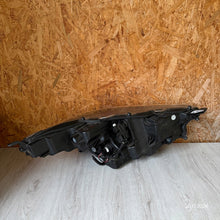 Load image into Gallery viewer, Frontscheinwerfer Toyota Yaris Ein Satz Scheinwerfer Headlight SCH4986072141jd