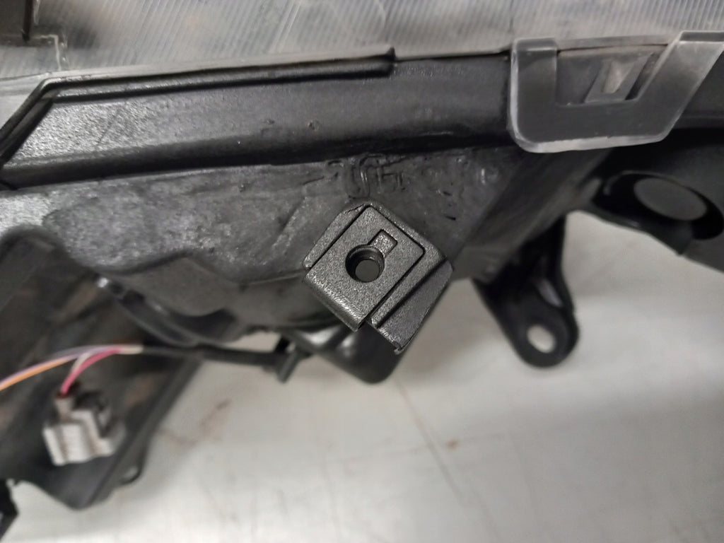 Frontscheinwerfer Toyota V 8990842030 LED Links Scheinwerfer Headlight SCH9846132487we