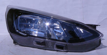 Load image into Gallery viewer, Frontscheinwerfer Ford Focus MX7B-13E014-CC MX7B13E014CC LED Rechts Headlight