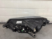 Laden Sie das Bild in den Galerie-Viewer, Frontscheinwerfer Skoda Superb III 3V1941016A Rechts Scheinwerfer Headlight SCH4052712813mk