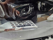Laden Sie das Bild in den Galerie-Viewer, Frontscheinwerfer Mercedes-Benz W206 A2069065404 Full LED Rechts Headlight SCH4674958846ne