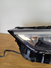 Laden Sie das Bild in den Galerie-Viewer, Frontscheinwerfer Audi Q3 83A941011 Full LED Links Scheinwerfer Headlight