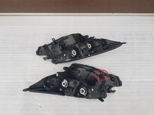 Laden Sie das Bild in den Galerie-Viewer, Frontscheinwerfer Toyota Aygo X Ein Satz Scheinwerfer Headlight SCH7490371762zh
