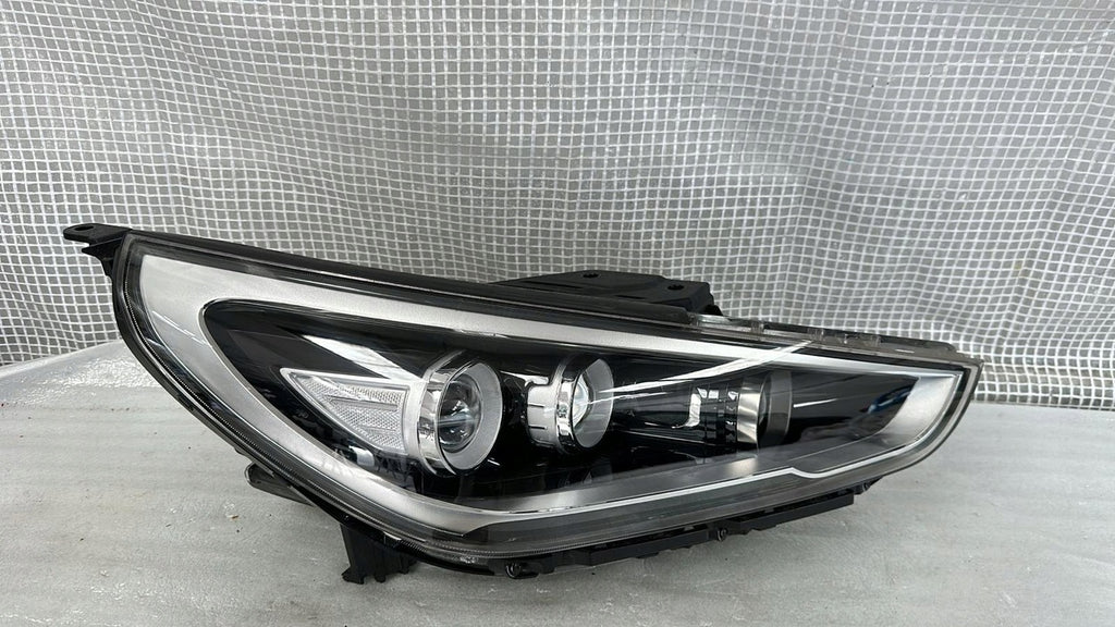 Frontscheinwerfer Hyundai I30 94921-21060 Rechts Scheinwerfer Headlight SCH8535100405bb