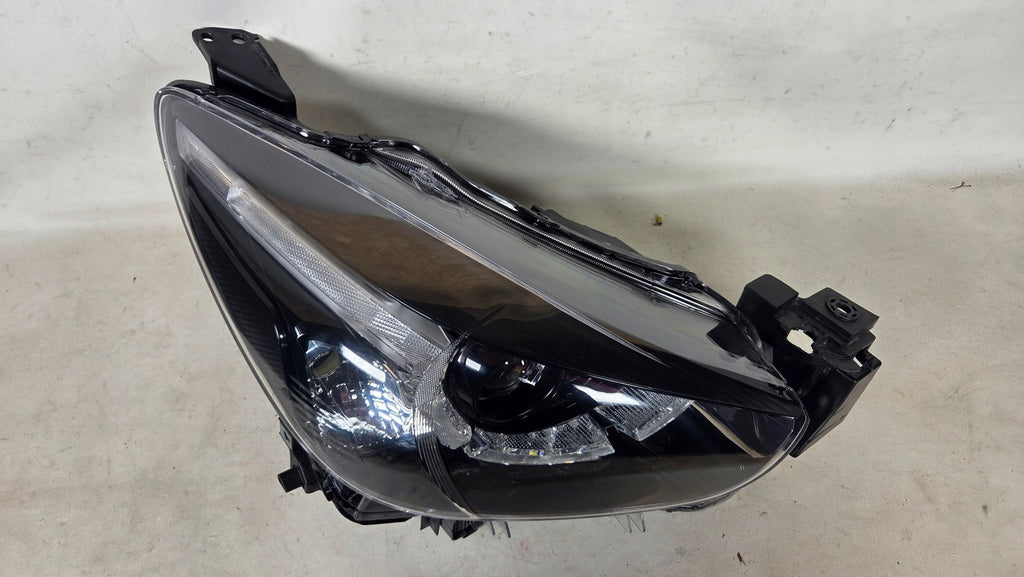 Frontscheinwerfer Mazda II D43N-51040 Links Scheinwerfer Headlight SCH8465609800ys