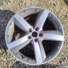 Load image into Gallery viewer, 1x Alufelge 17 Zoll 7.5&quot; 5x100 36ET Silber 8X0601025B Audi Rim Wheel