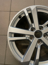 Load image into Gallery viewer, 1x Alufelge 17 Zoll 7.0&quot; 5x112 40ET 83A601025F Audi Q3 Rim Wheel