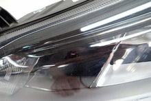 Laden Sie das Bild in den Galerie-Viewer, Frontscheinwerfer Ford Focus MX7B-13E015-CE Ein Stück (Rechts oder Links) SCH3836636213qx