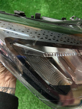 Laden Sie das Bild in den Galerie-Viewer, Frontscheinwerfer Seat Ibiza I V 6F1941006E Rechts Scheinwerfer Headlight SCH3257434172mq