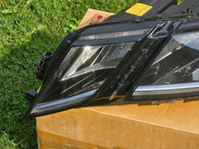 Laden Sie das Bild in den Galerie-Viewer, Frontscheinwerfer Skoda Octavia III 5E1941015D LED Links Scheinwerfer Headlight SCH9730628332iy